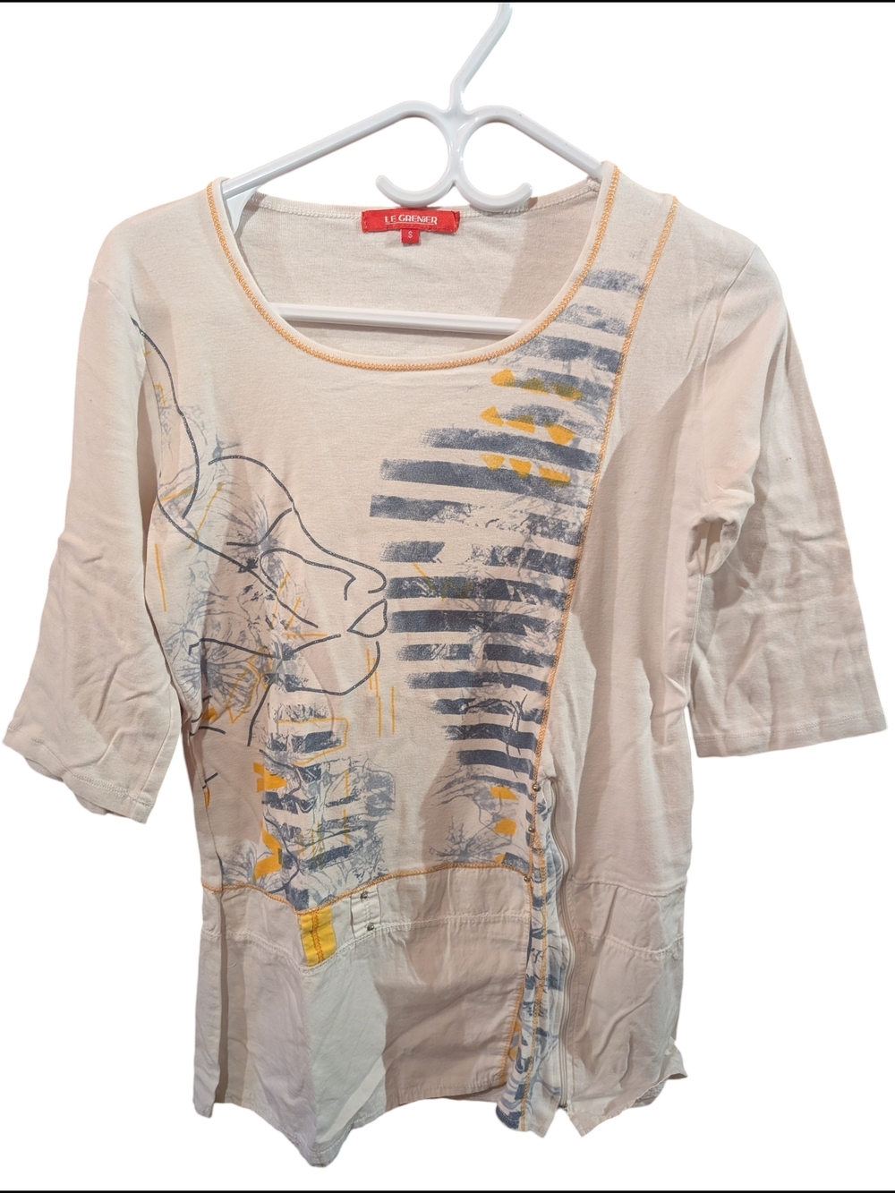 2/22$ Cream Graphic Scoop Neck Women's Top